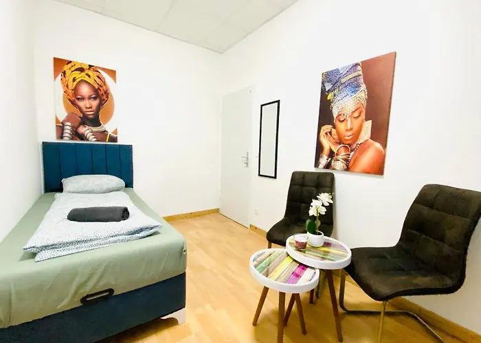 Quiet Well-connected Area, Comfy 3br Apartment *