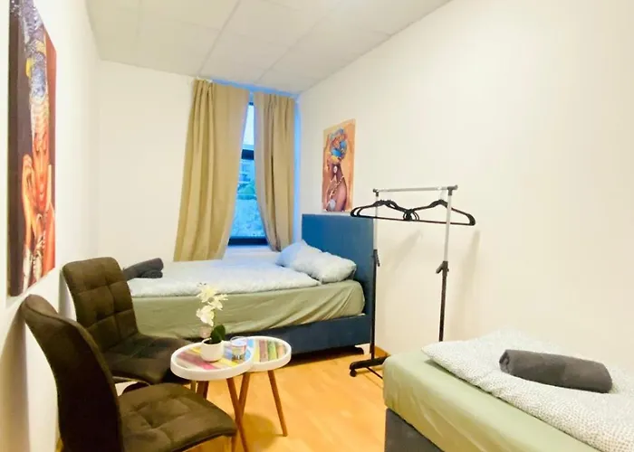 Quiet Well-connected Area, Comfy 3br Apartment