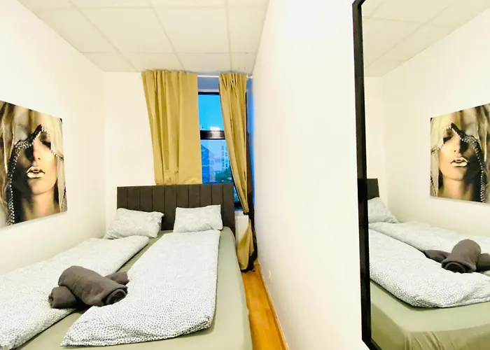 Quiet Well-connected Area, Comfy 3br *